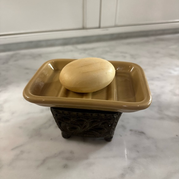 Rare Gracious Goods GG Soap Dish - Picture 6 of 6